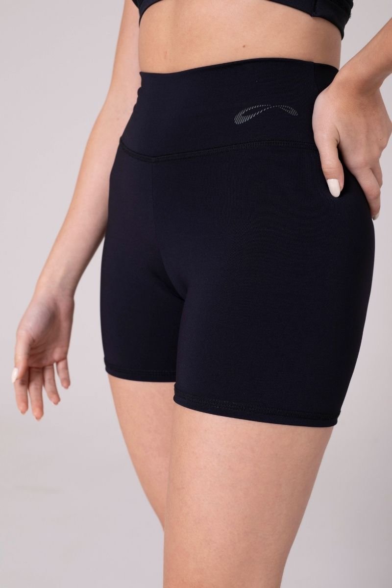 美品 On Essential Shorts Sサイズ ブラック Shorts Essencial Feminino Preto